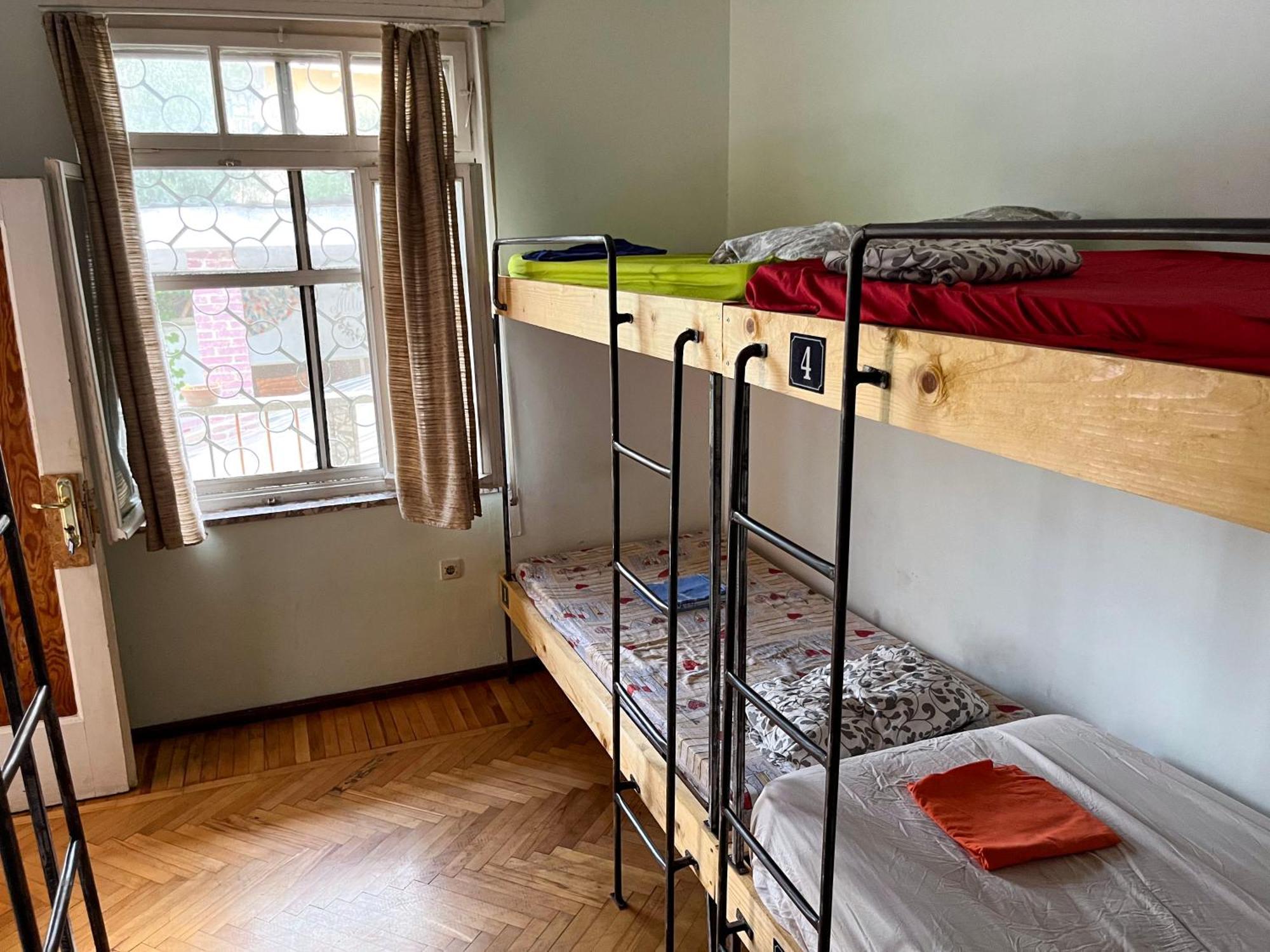 Milingona Center Hostal Tirana