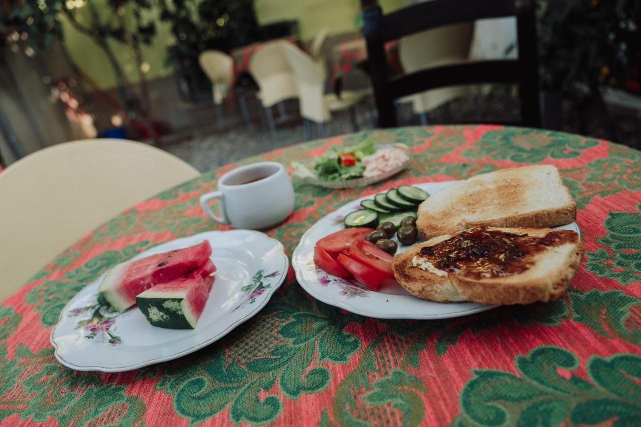 Milingona Center Hostal Tirana